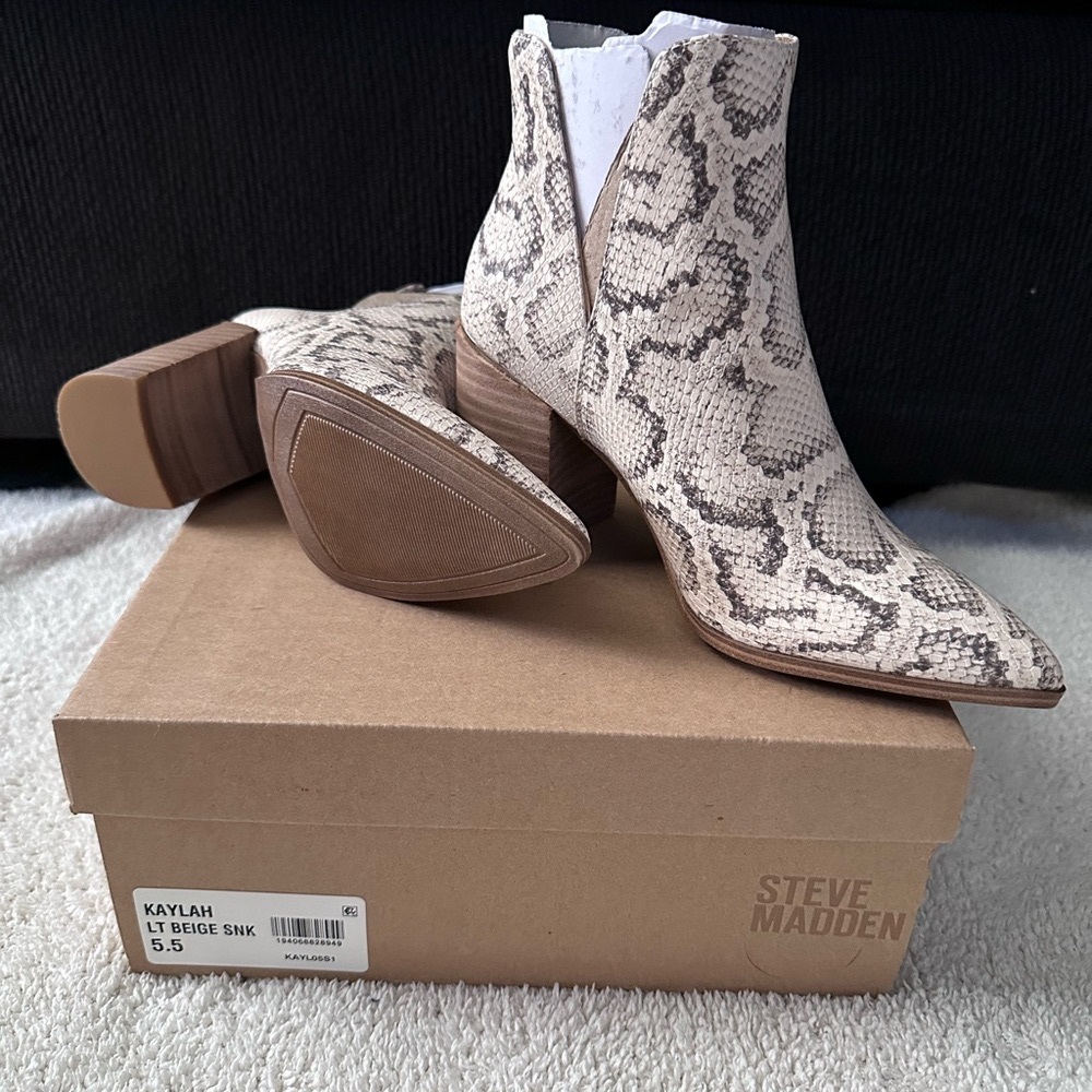 Steve Madden Boots Size 5.5